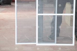 Вместо сетки на окно